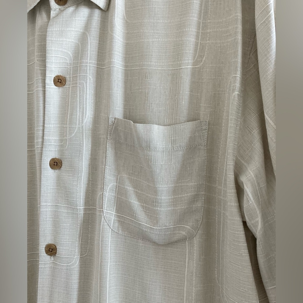 Tommy Bahama silk shirt - Picture 4 of 10